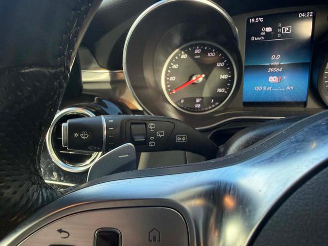 MERCEDES-BENZ GLC Photo 4