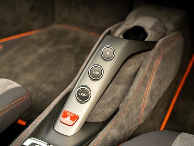 FERRARI 488 Photo 12