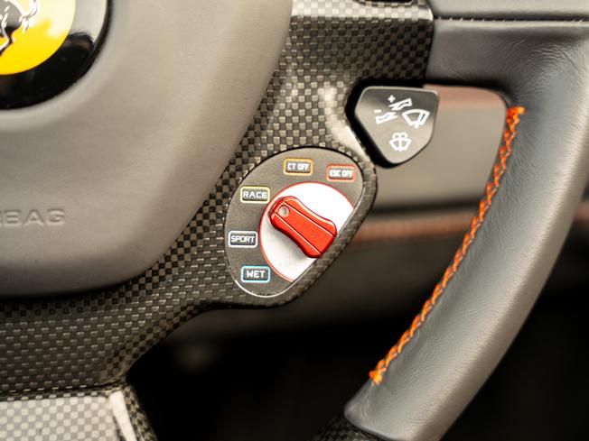 FERRARI 488 Photo 17