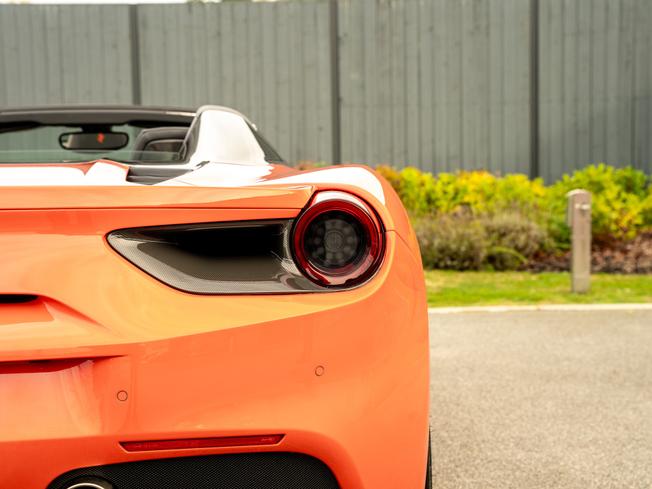 FERRARI 488 Photo 36