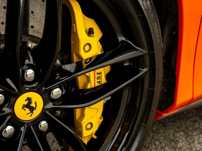 FERRARI 488 Photo 38