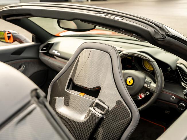 FERRARI 488 Photo 39