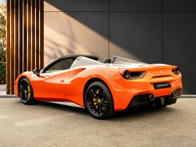 FERRARI 488 Photo 4