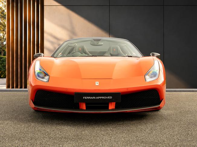FERRARI 488 Photo 7