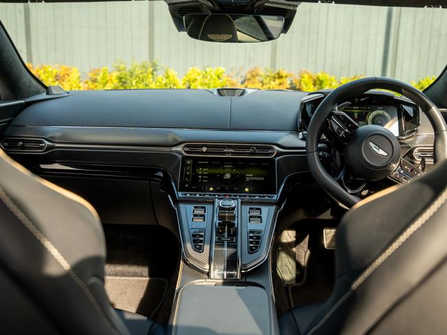 ASTON MARTIN Vantage Photo 10