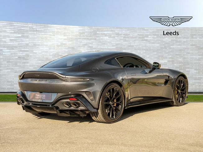 ASTON MARTIN Vantage Photo 34