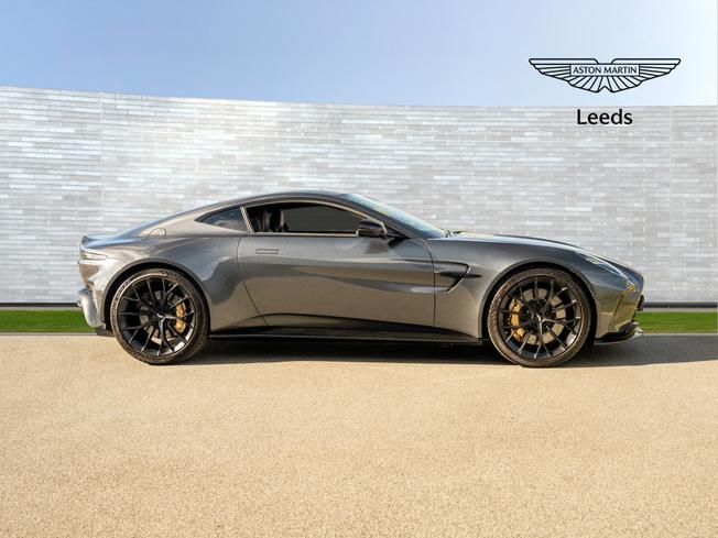 ASTON MARTIN Vantage Photo 35