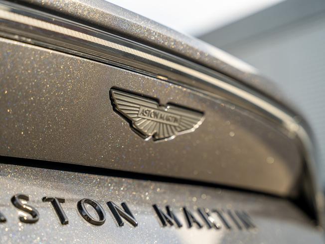 ASTON MARTIN Vantage Photo 37