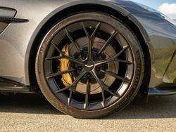 ASTON MARTIN Vantage Photo 4