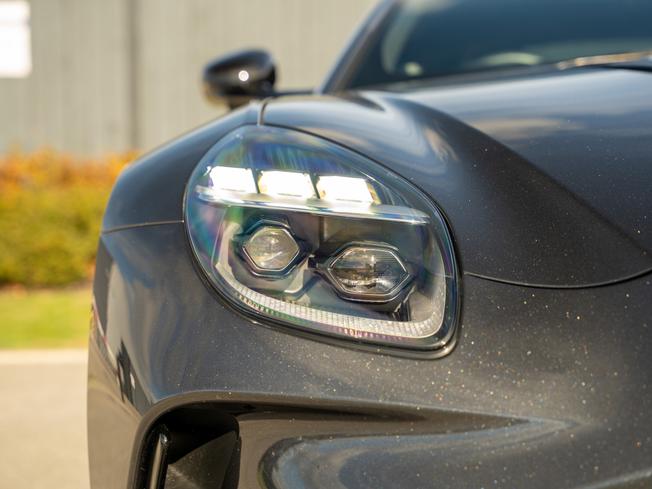 ASTON MARTIN Vantage Photo 40