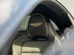 ASTON MARTIN Vantage Photo 5