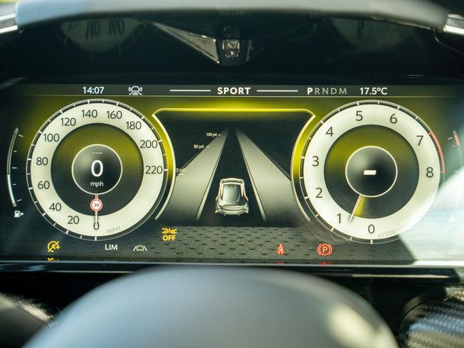 ASTON MARTIN Vantage Photo 6