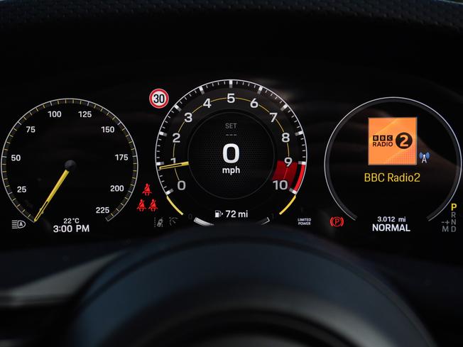 PORSCHE 911 Photo 21
