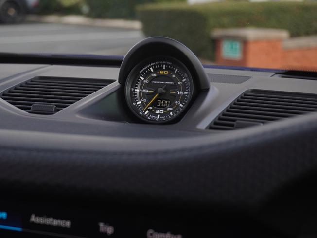 PORSCHE 911 Photo 23