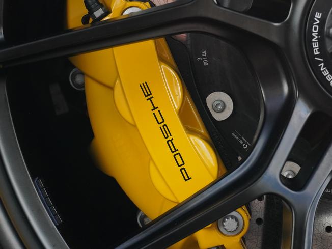 PORSCHE 911 Photo 32