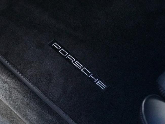PORSCHE 911 Photo 45