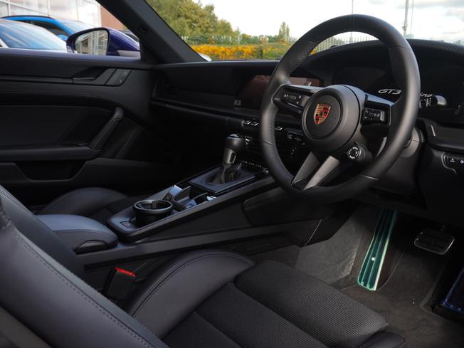 PORSCHE 911 Photo 9