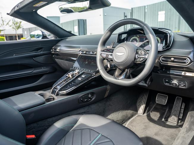 Aston Martin V8vanroadster Photo 3