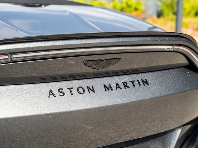 Aston Martin V8vanroadster Photo 8