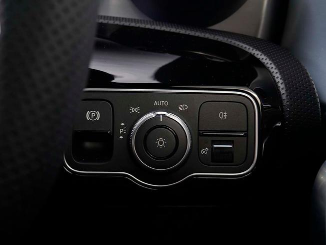 Mercedes-Benz A Class Photo 16