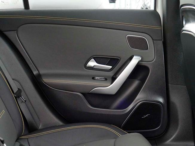Mercedes-Benz A Class Photo 38
