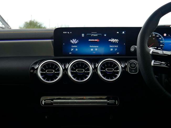 Mercedes-Benz A Class Photo 5