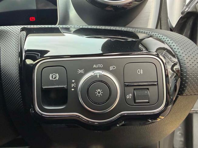 Mercedes-Benz A Class Photo 26