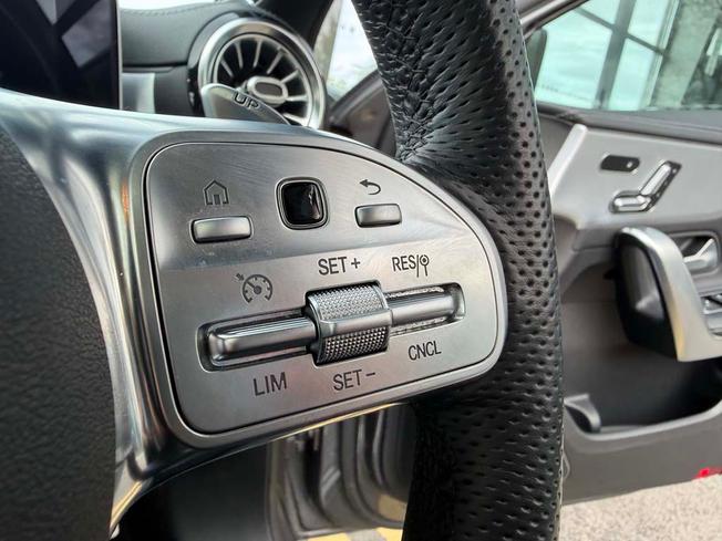 Mercedes-Benz A Class Photo 29