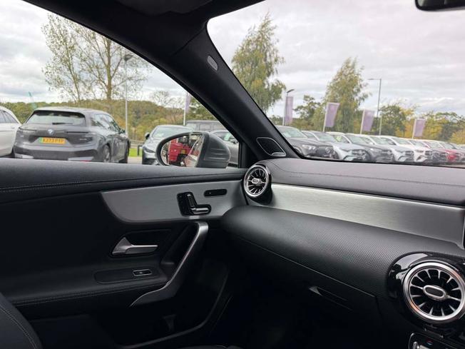 Mercedes-Benz A Class Photo 34