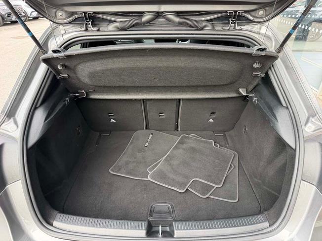 Mercedes-Benz A Class Photo 9