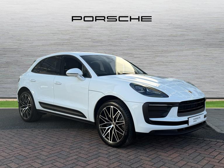 Used 2026 PORSCHE Macan 2.0T SUV 5dr Petrol PDK 4WD Euro 6 (s/s) (265 ps) White at JCT600