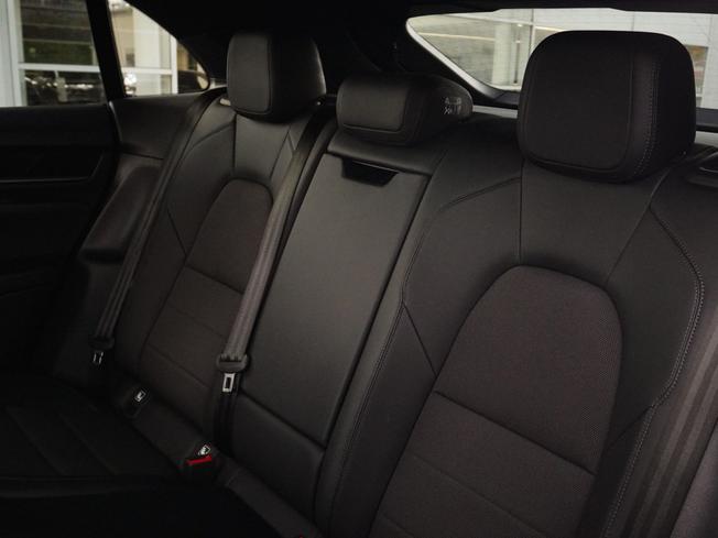 PORSCHE Macan Photo 10