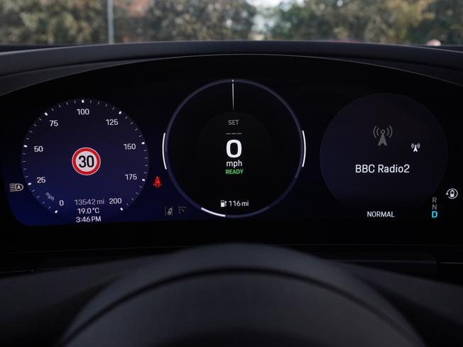 PORSCHE Macan Photo 16