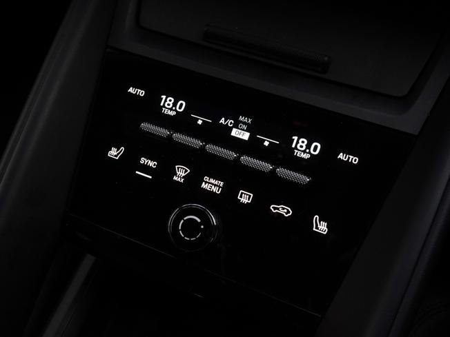PORSCHE Macan Photo 18