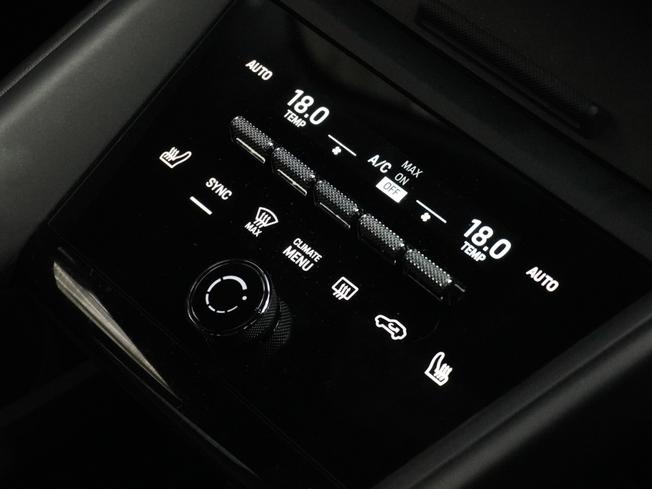 PORSCHE Macan Photo 19