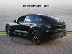 PORSCHE Macan Photo 2