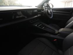 PORSCHE Macan Photo 3