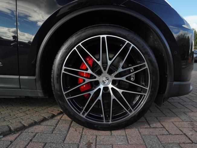 PORSCHE Macan Photo 4