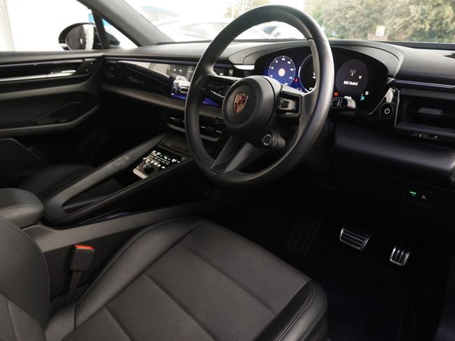 PORSCHE Macan Photo 8