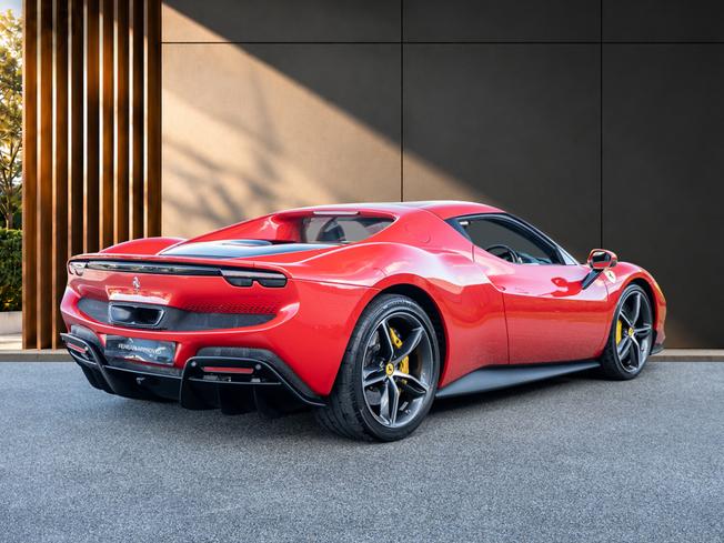 Ferrari 296 Photo 3