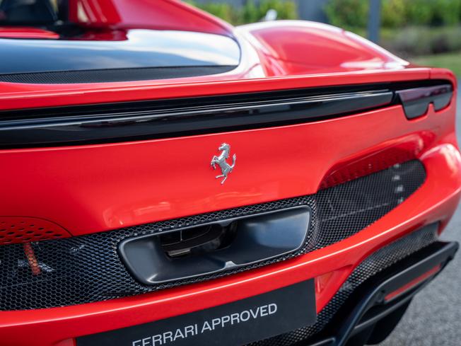 Ferrari 296 Photo 30