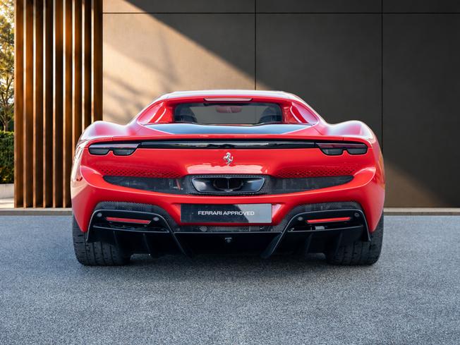 Ferrari 296 Photo 8