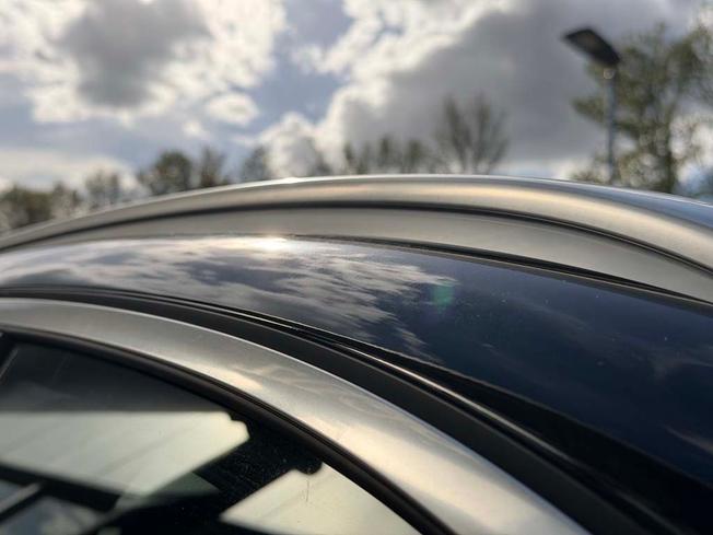 MERCEDES-BENZ GLC Photo 16