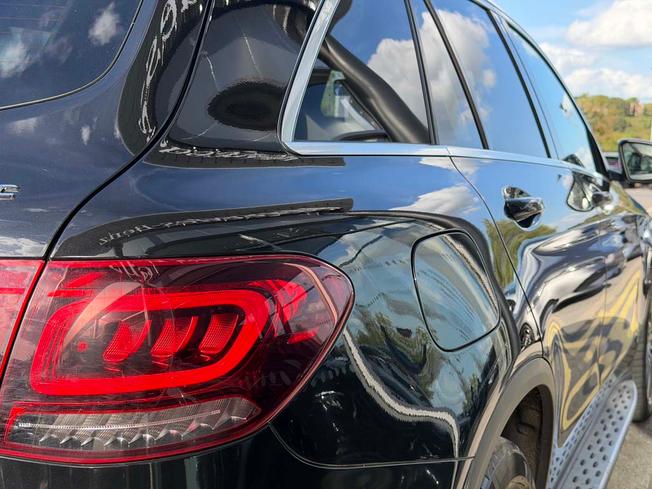MERCEDES-BENZ GLC Photo 18