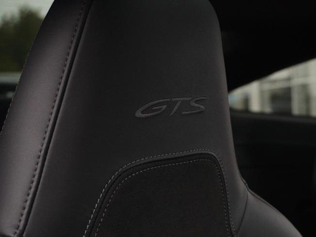 PORSCHE 911 Photo 14