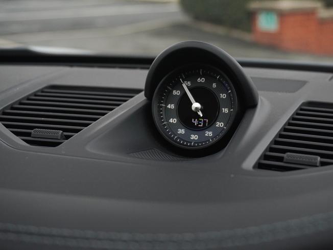 PORSCHE 911 Photo 18