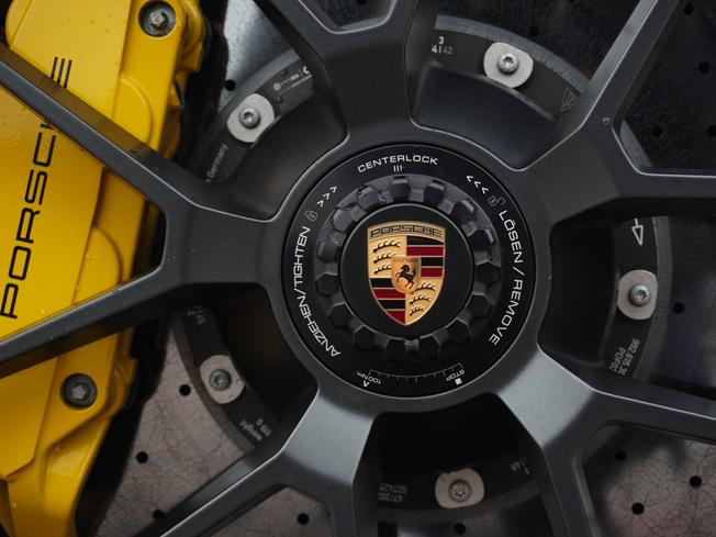 PORSCHE 911 Photo 25