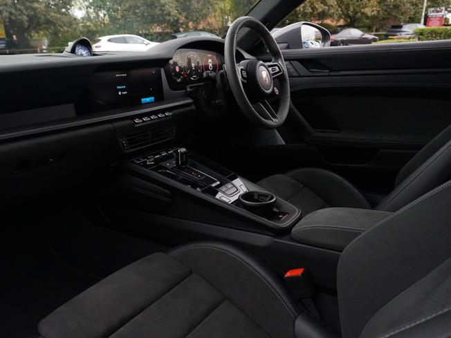 PORSCHE 911 Photo 3