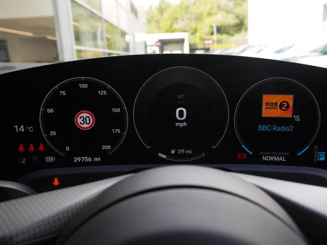 PORSCHE Taycan Photo 20