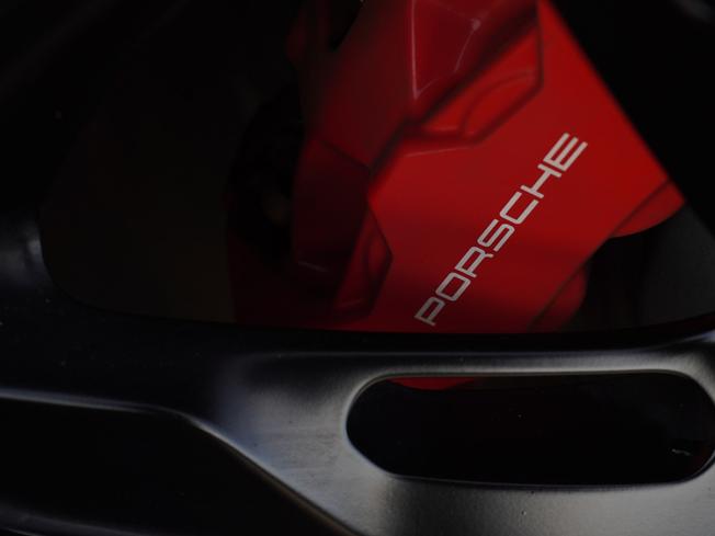 PORSCHE Taycan Photo 30
